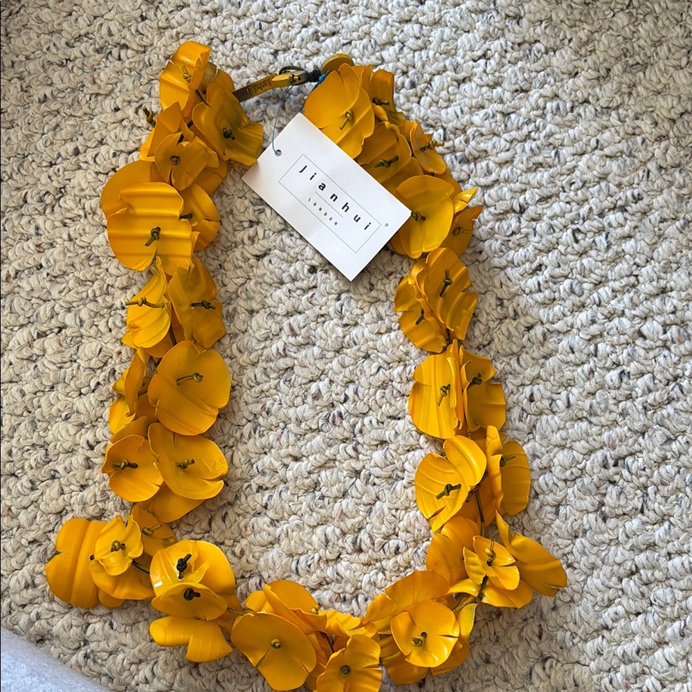 Designer Jianhui Yellow Floral Necklace. NWT 42”